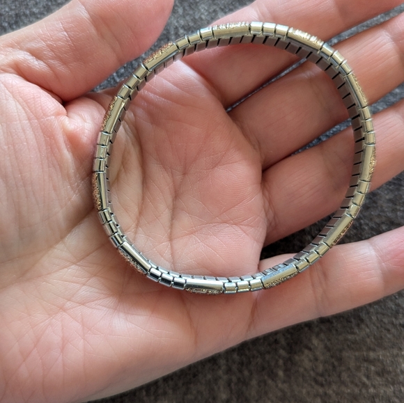 Vintage Milor stretch two toned bracelet - Picture 4 of 5